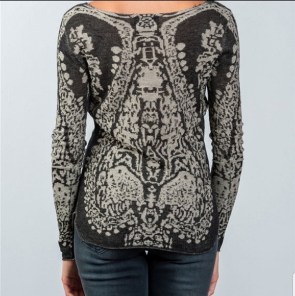 Boho Textured Knit Lightweight Top - Picture 3 of 3